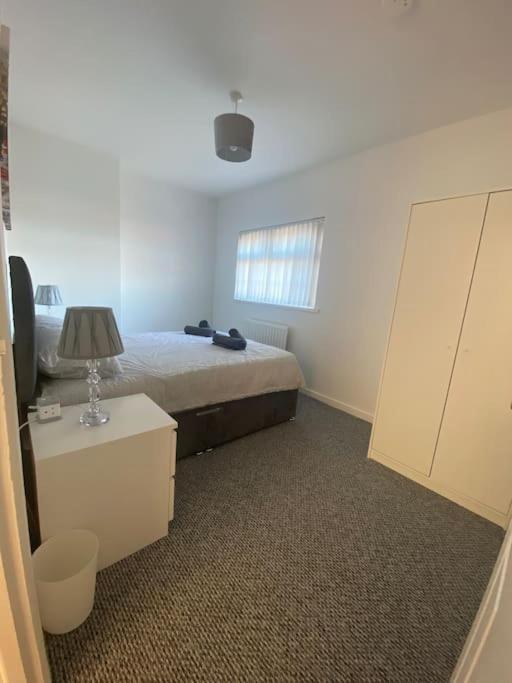 Modern Two Bed House Close To City Centre 벨파스트 외부 사진