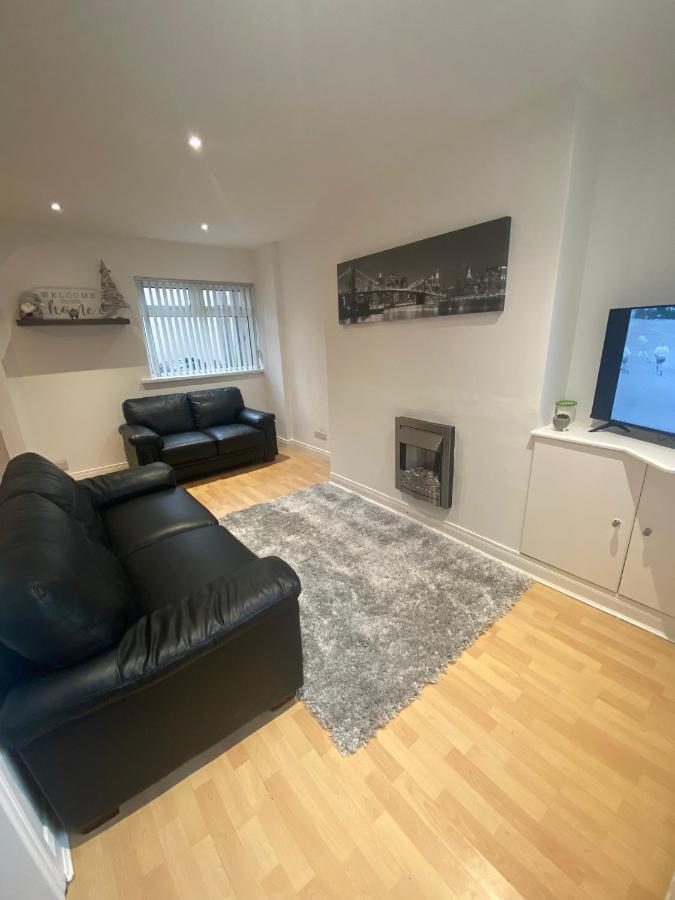 Modern Two Bed House Close To City Centre 벨파스트 외부 사진